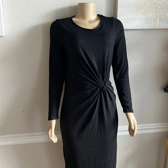 GAP Dresses & Skirts - GAP Black Long Wrap Sleeve Dress Size M